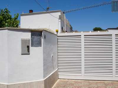 Una nascosta comunit� religiosa, la chiesa del �Regno di Dio�